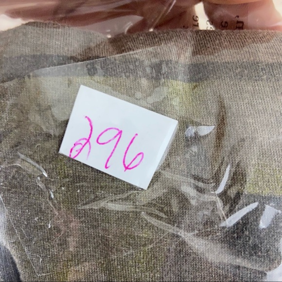 GAP authentic Batman short sleeve T-shirt size L - Picture 5 of 5